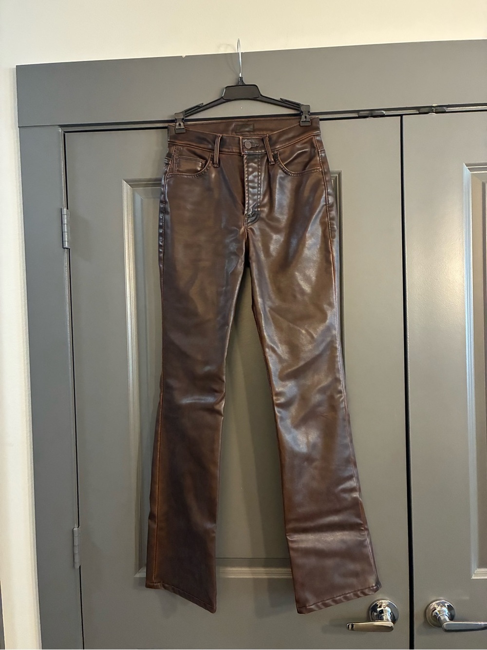 MOTHER coated denim in chocolate